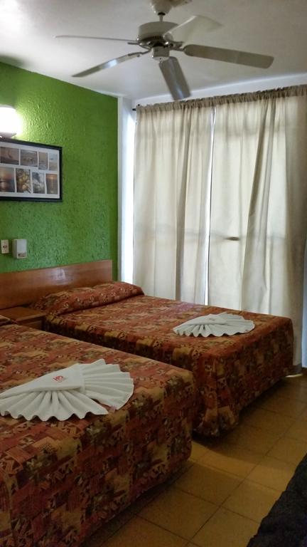 Hotel Delfin Playa Azul Lázaro Cárdenas Esterno foto