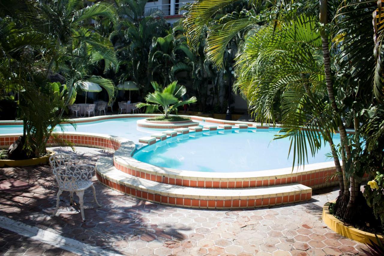 Hotel Delfin Playa Azul Lázaro Cárdenas Esterno foto